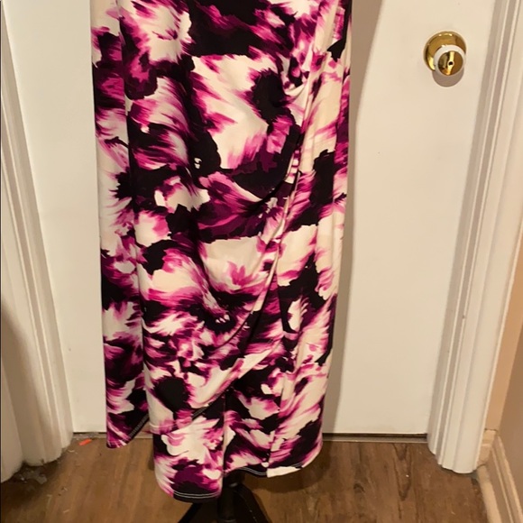 PLANET Midi Dress w/ ruching!!! - Picture 8 of 12